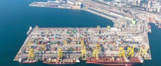 Copertina di Trieste, dopo 63 anni diventa l’unico porto franco internazionale d’Europa. E sogna di far concorrenza a Rotterdam
