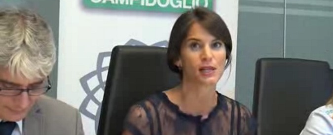 Copertina di Roma, il Pd boccia la sindaca M5S: “Un anno di Raggi non illumina la città. Per noi è da 4”