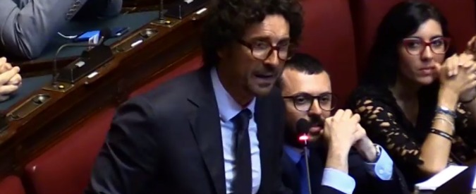 Copertina di Legge elettorale, Rosato: “Noi traditi dal M5S”. Toninelli: “Traditori e vigliacchi sono nel Pd”