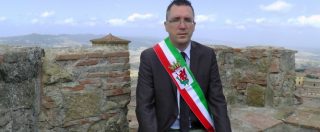 Copertina di Sanità, nuovi tagli della Regione Toscana all’ospedale di Volterra. Il sindaco sale sulla torre: “Resto qui a oltranza”
