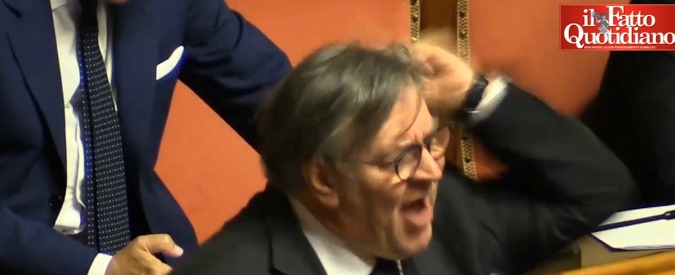 Copertina di Ius soli, legge al Senato e Lega all’arrembaggio. La ministra Fedeli in infermeria, Volpi espulso dopo i “vaffa” a Grasso