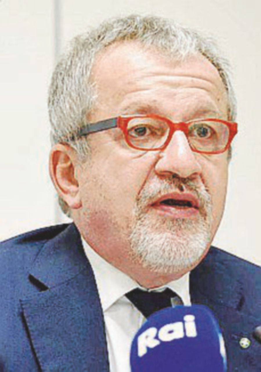 Maroni: “Alleanza possibile con M5S su alcuni temi” Maroni: “Alleanza possibile con M5S su alcuni temi”