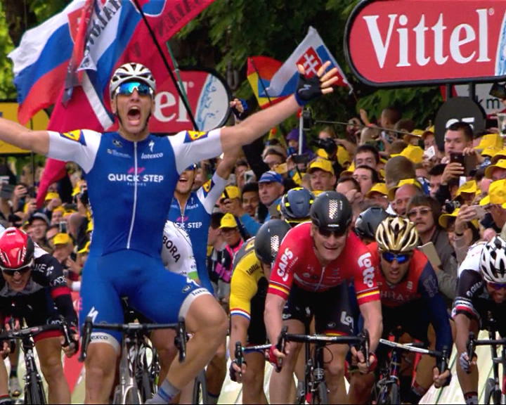 Copertina di Tour de France, lo sprint vincente di Kittel nella seconda tappa