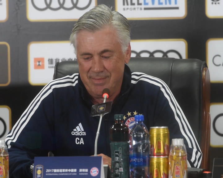 Copertina di Calcio, i consigli dell’ex-rossonero Ancelotti a Montella: “Il segreto per vincere la Champions? Serve culo”