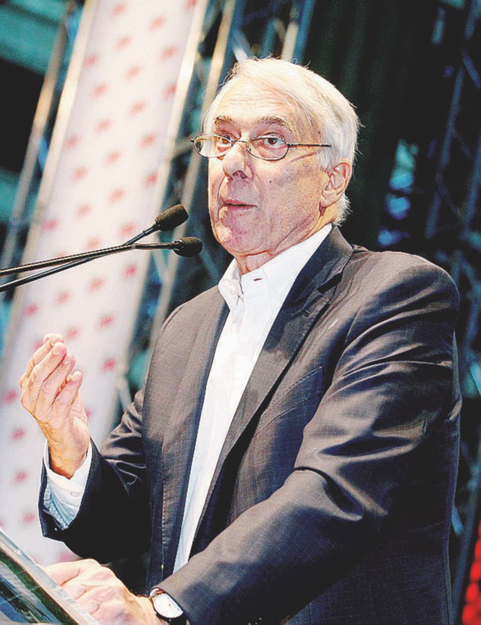 Giuliano Pisapia La piazza di Pisapia è già vuota: Montanari e Falcone esclusi