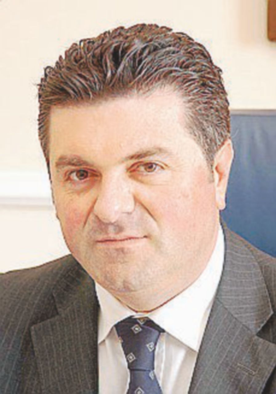Vincenzo De Luca verso la nomina di Franco Alfieri: dalle ‘fritture di pesce’ alla segreteria politica del governatore Vincenzo De Luca verso la nomina di Franco Alfieri: dalle ‘fritture di pesce’ alla segreteria politica del governatore