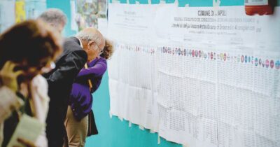 Copertina di Dietro ogni non voto c’è una storia di emarginazione, sfiducia e disincanto