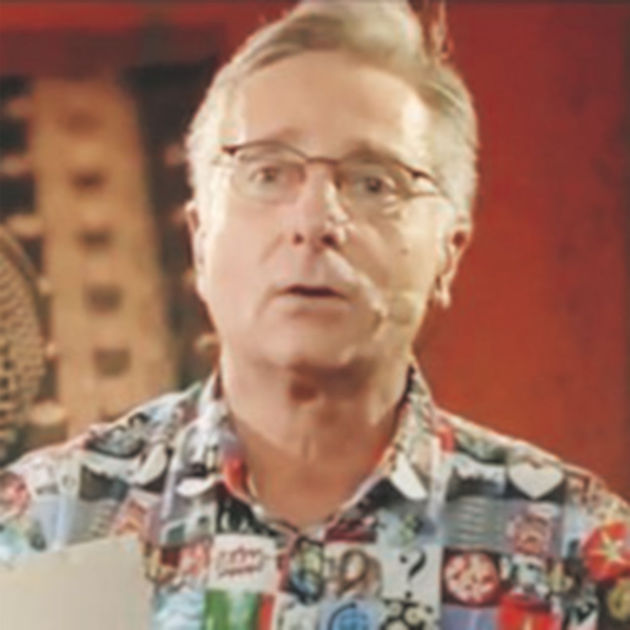 Copertina di Povero Paolo, il parafulmine con la camicia hawaiana
