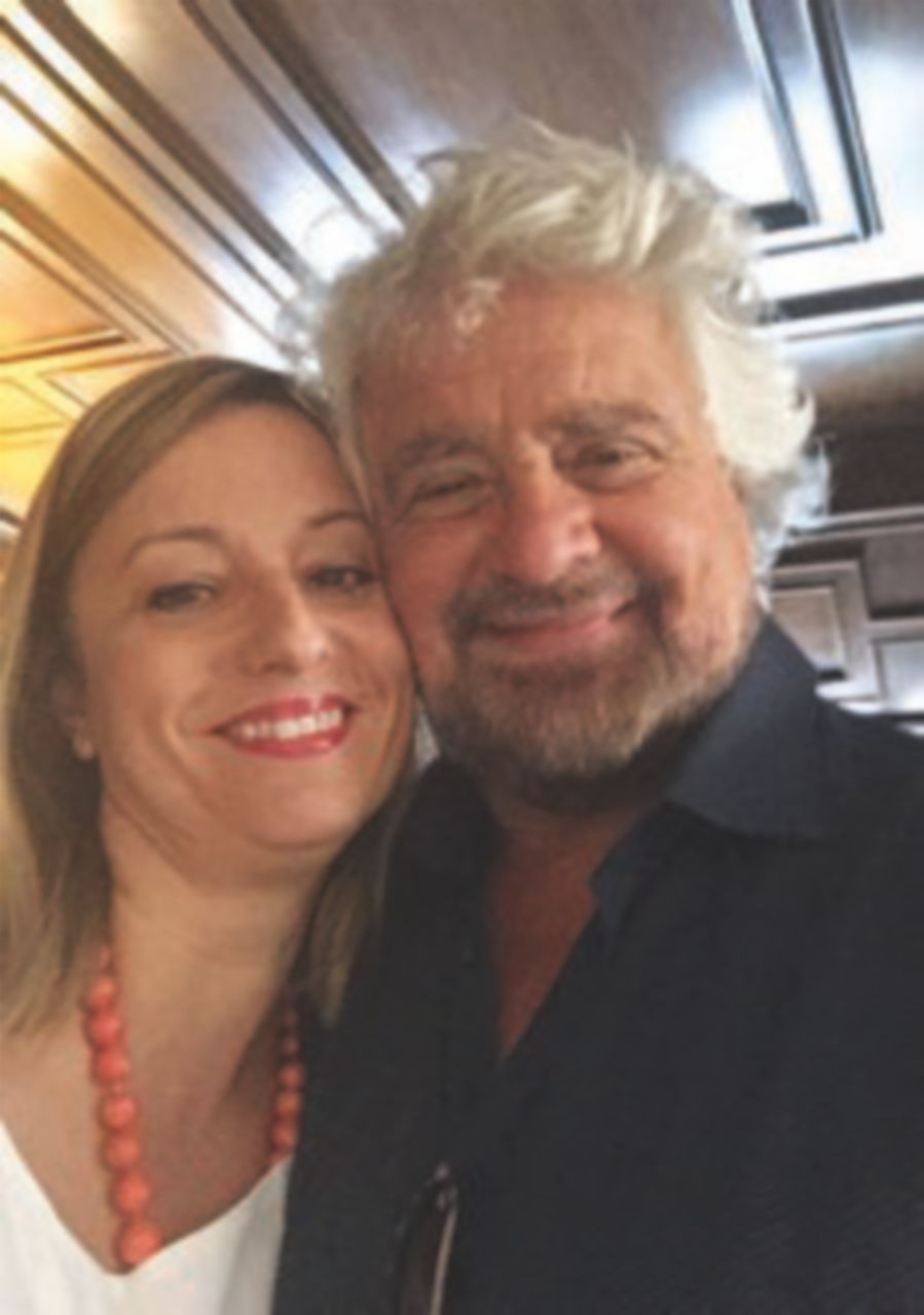 Selfie con Grillo e la Lombardi sogna la Regione Lazio
