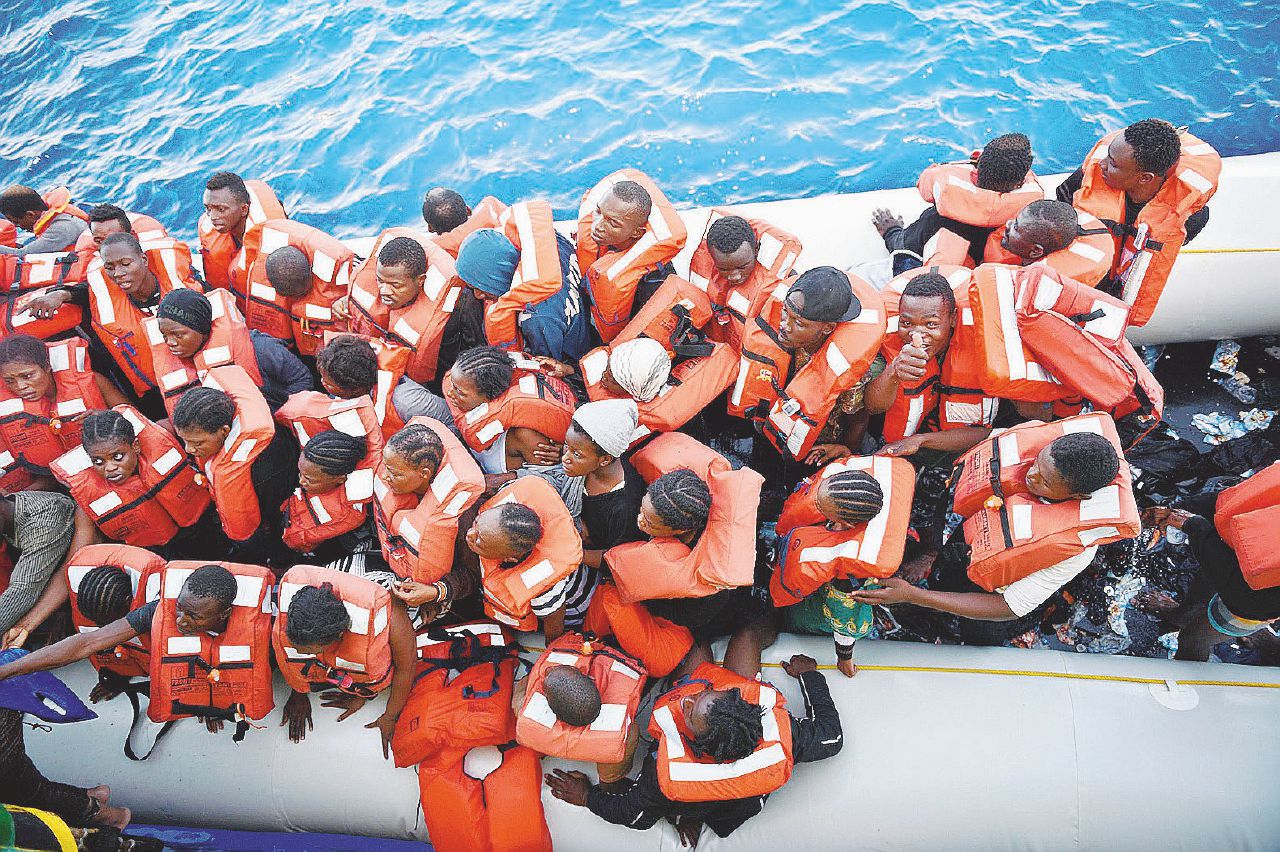 Copertina di Dublino4 è peggio: così l’Italia diventerà uno Stato-hotspot