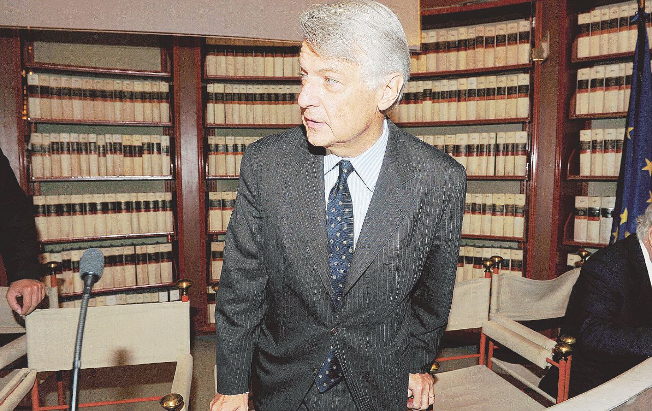 “Corriere” segreto: le trattative per liberarsi di  De Bortoli