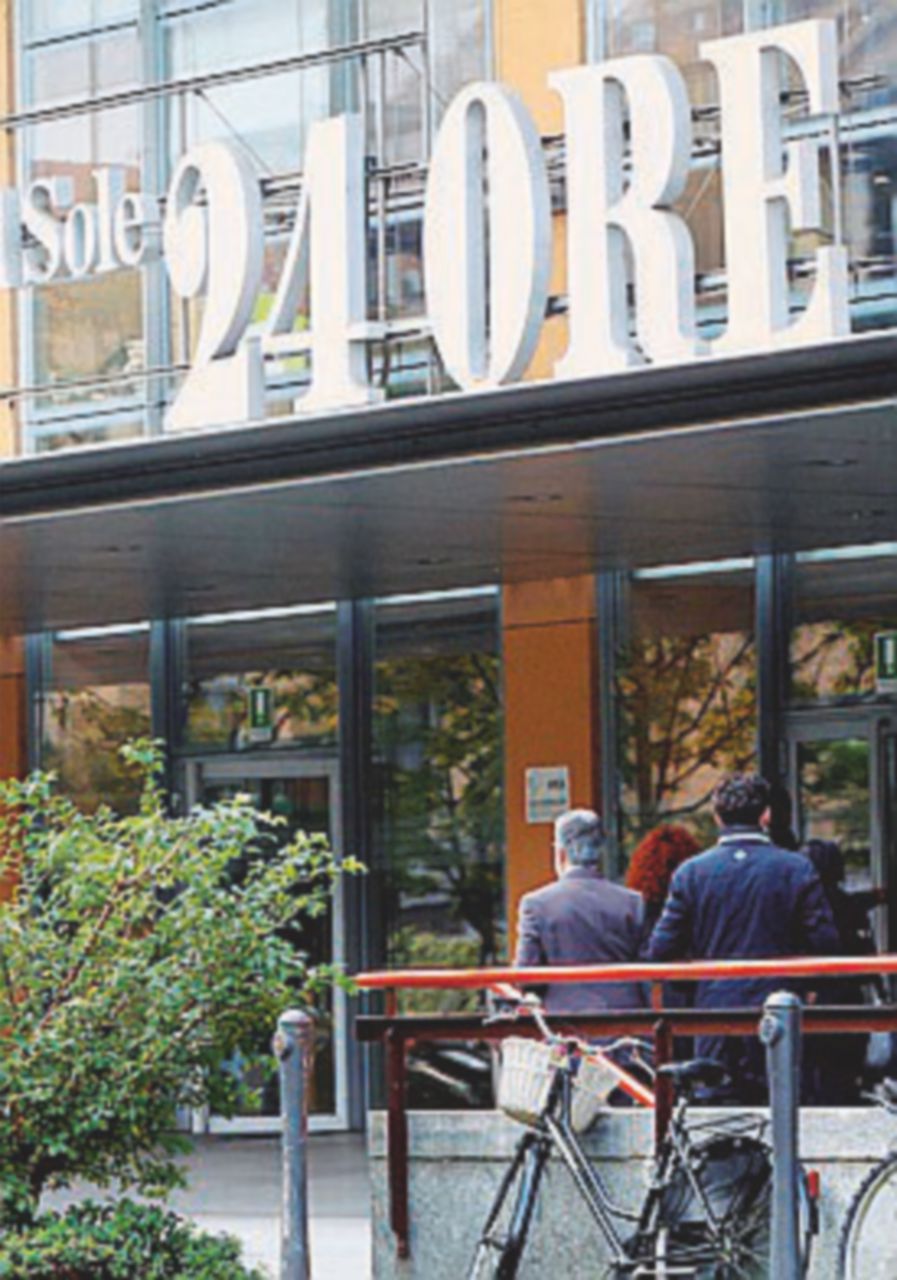 Sole 24 Ore, accordo coi sindacati: 236 esuberi su 812 Sole 24 Ore, accordo coi sindacati: 236 esuberi su 812