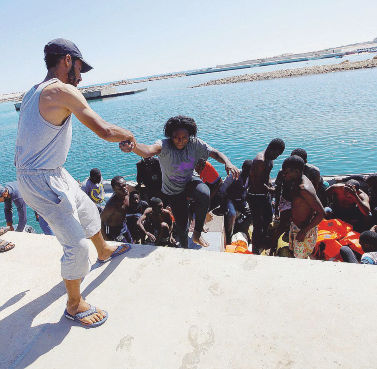 Copertina di Msf: “Adesso 2000 morti, con quelle regole di più”