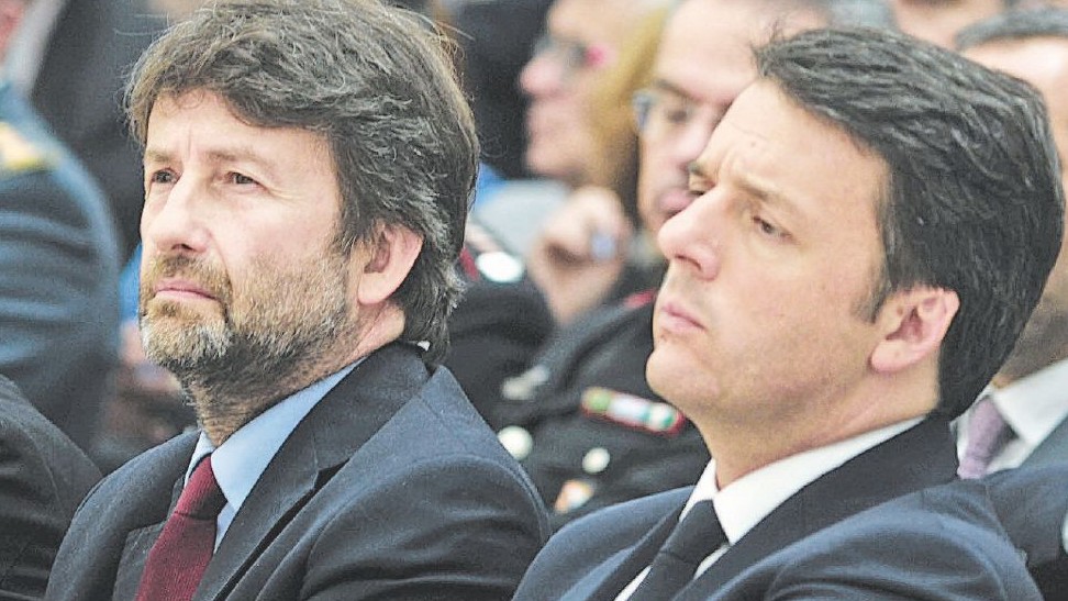 Tutti giù dal carro: la corsa ad abbandonare Matteo