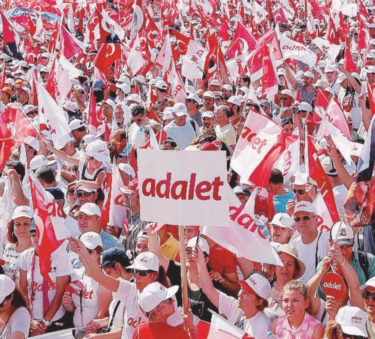 In centinaia di migliaia alla marcia anti-Erdogan