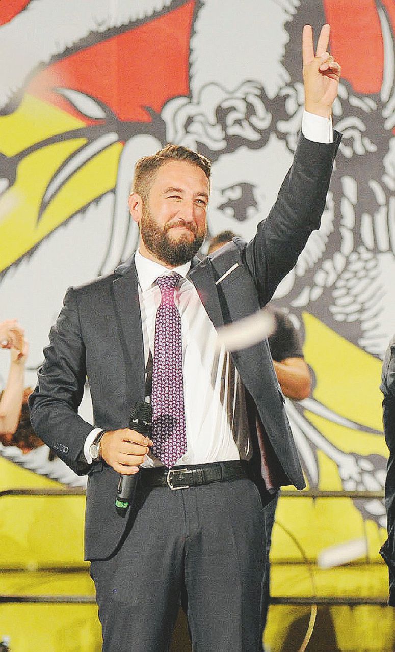 Copertina di “Sicilia, basta col Medioevo di burocrati e vitalizi”