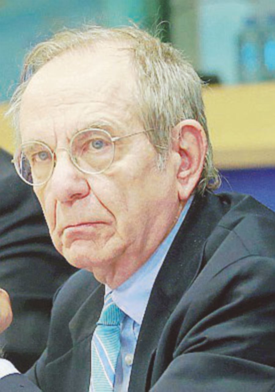 “Madonna santa”, Padoan non vuole commentare Renzi