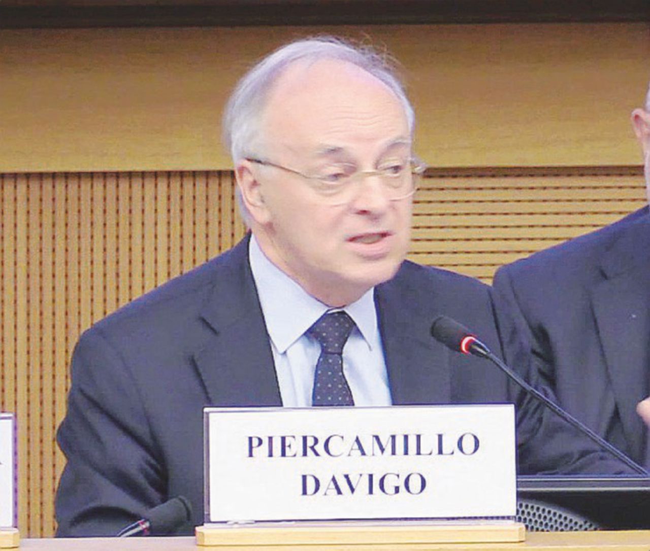 M5S, il programma giustizia sulle orme di Davigo: più intercettazioni e premi ai dipendenti che denunciano i corrotti