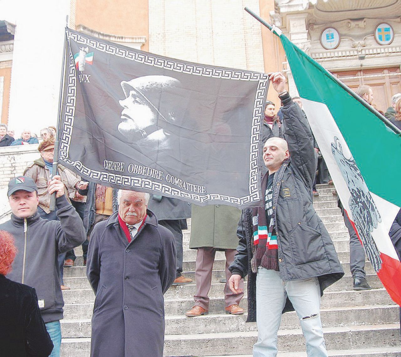 Copertina di Grandi teste di fascio e braccia tese rubate all’agricoltura patria