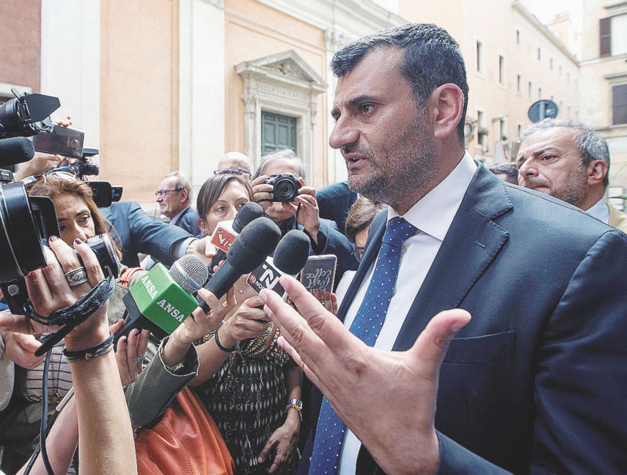 Renziano - Antonio Decaro, sindaco di Bari e presidente dell’Anci - Ansa Migranti, Decaro: “È assurdo: 5.500 Comuni non ne accolgono. Ma i prefetti creano confusione”