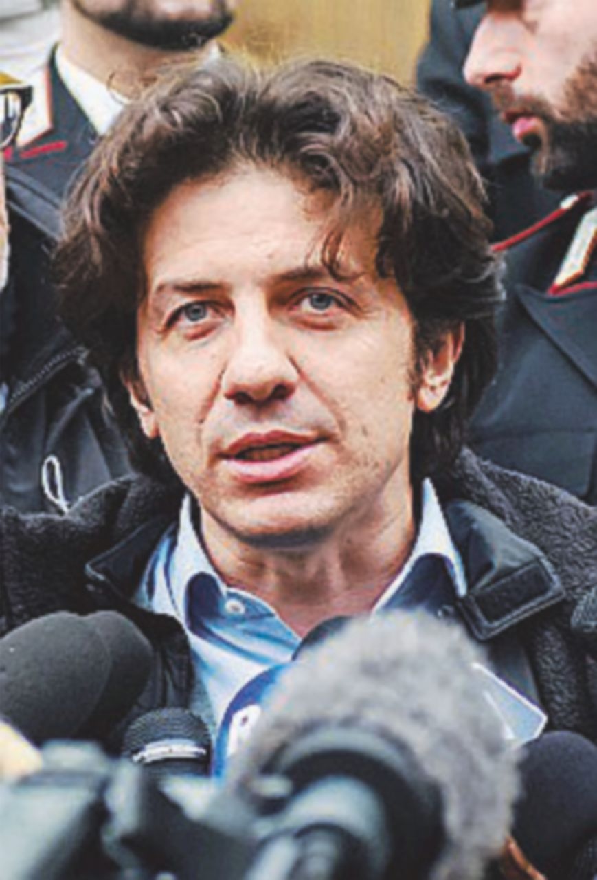 Il gip: “Non c’è diritto a morire”. Chiesto il processo a Cappato