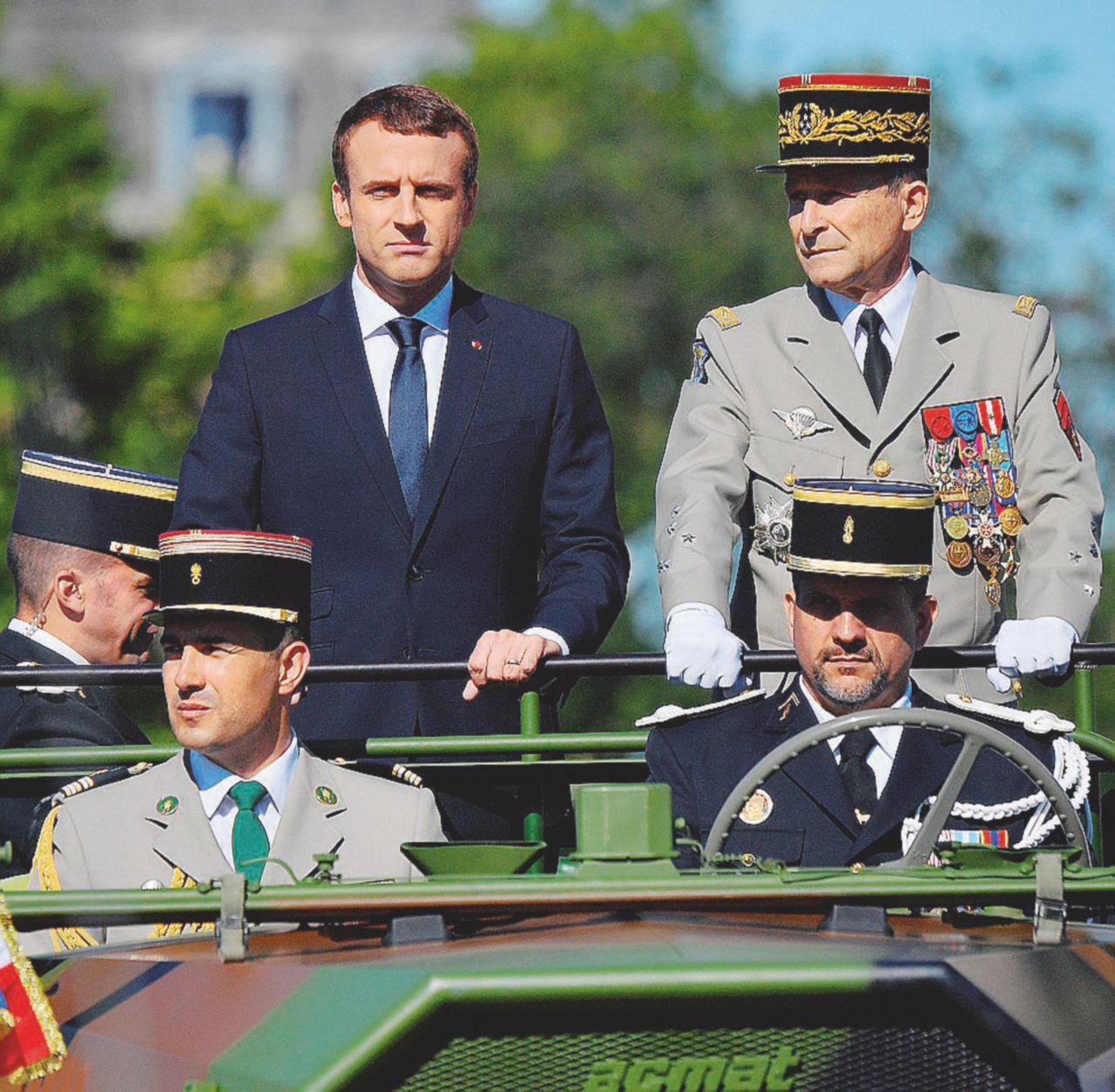 La rivolta del generale contro Napoleone-Macron