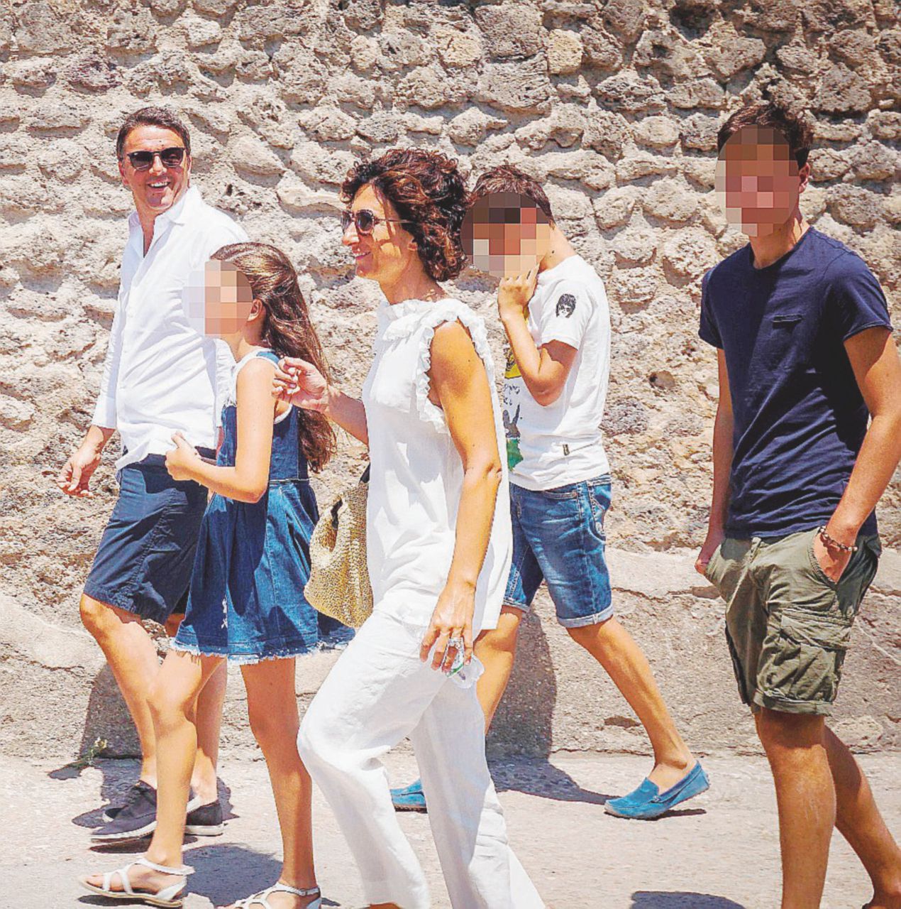 Anche Renzi ci casca: sfrutta la figlia Ester per farsi umano