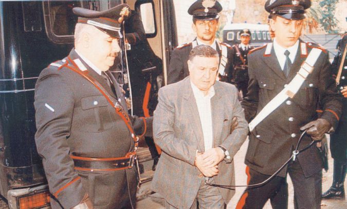 15 gennaio del 1993 - È il giorno dell’arresto a Palermo di Riina da parte del Ros dei carabinieri guidato da De Caprio - Ansa Un irregolare da Riina alle aquile (e agli Apache)