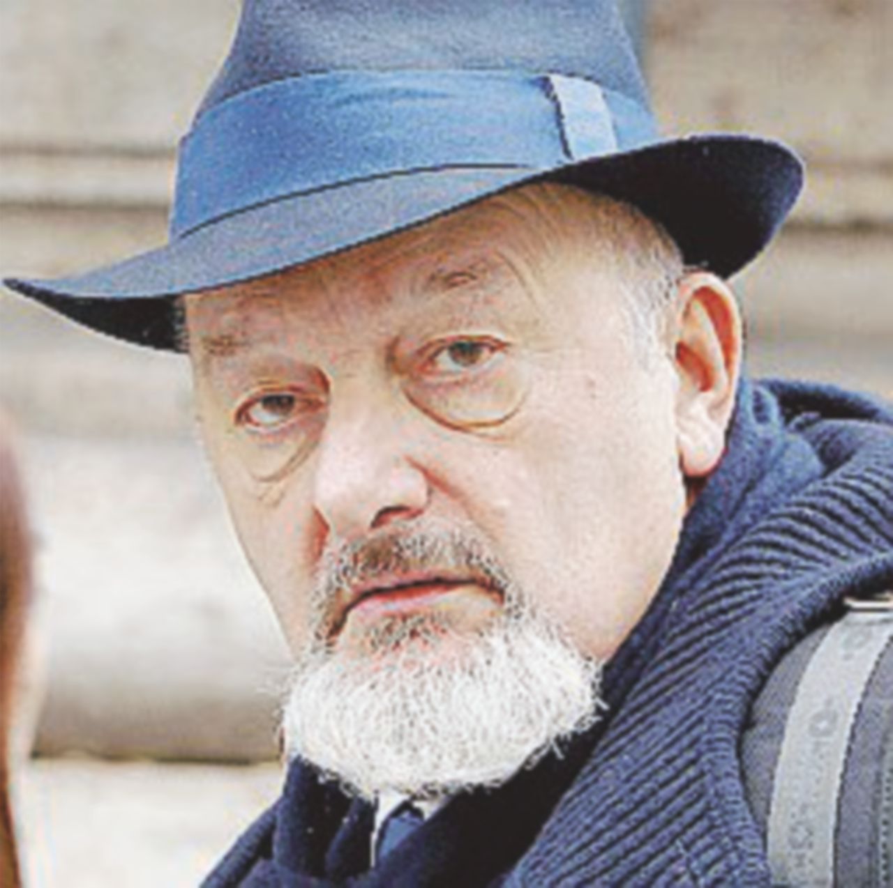 Nessuno faccia domande all’autore (o son gomitate)