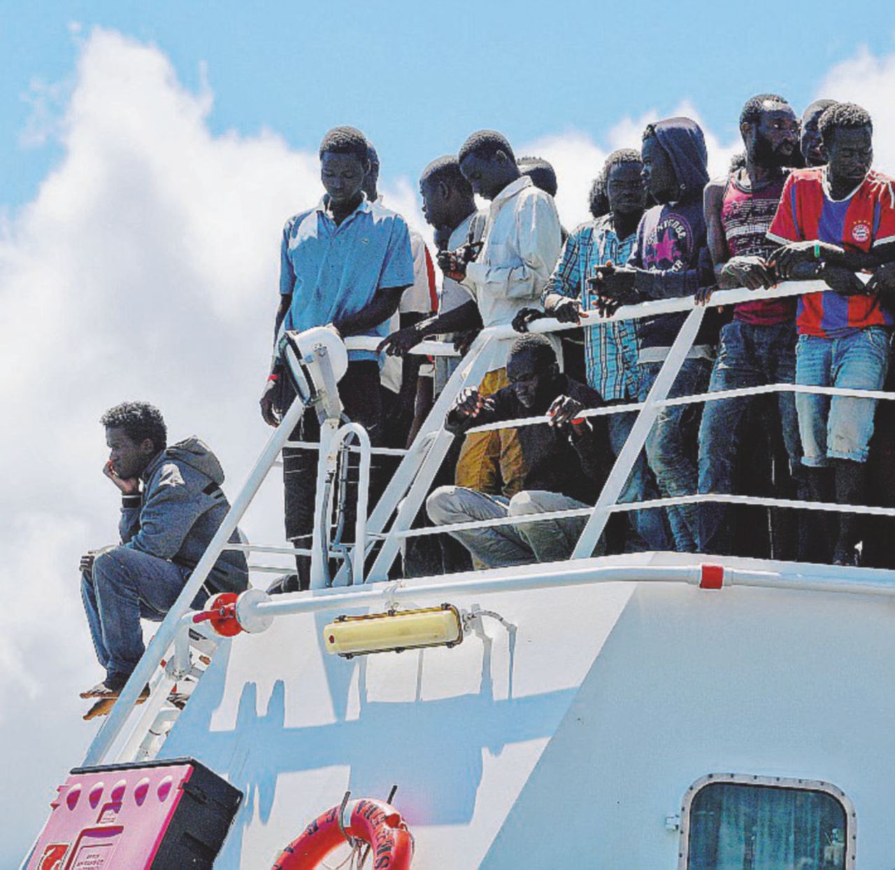 Migranti, Orbán detta condizioni: “Chiudete i porti”