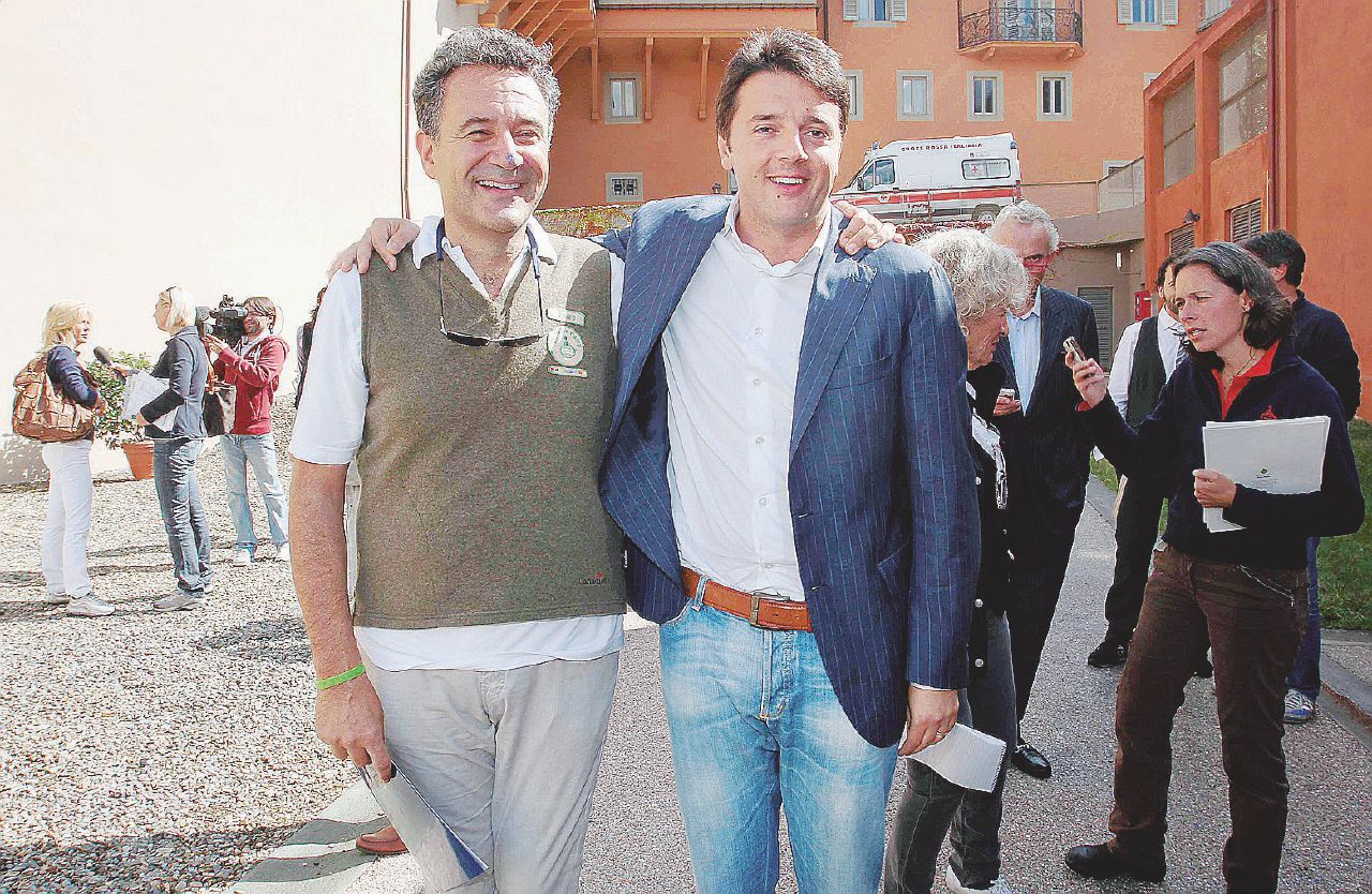 Amiconi - Matteo Renzi col suo amico, consigliere e finanziatore Vincenzo Manes in una foto del 2010 - Olycom Ora milioni di volontari saranno sotto il cappello del governo
