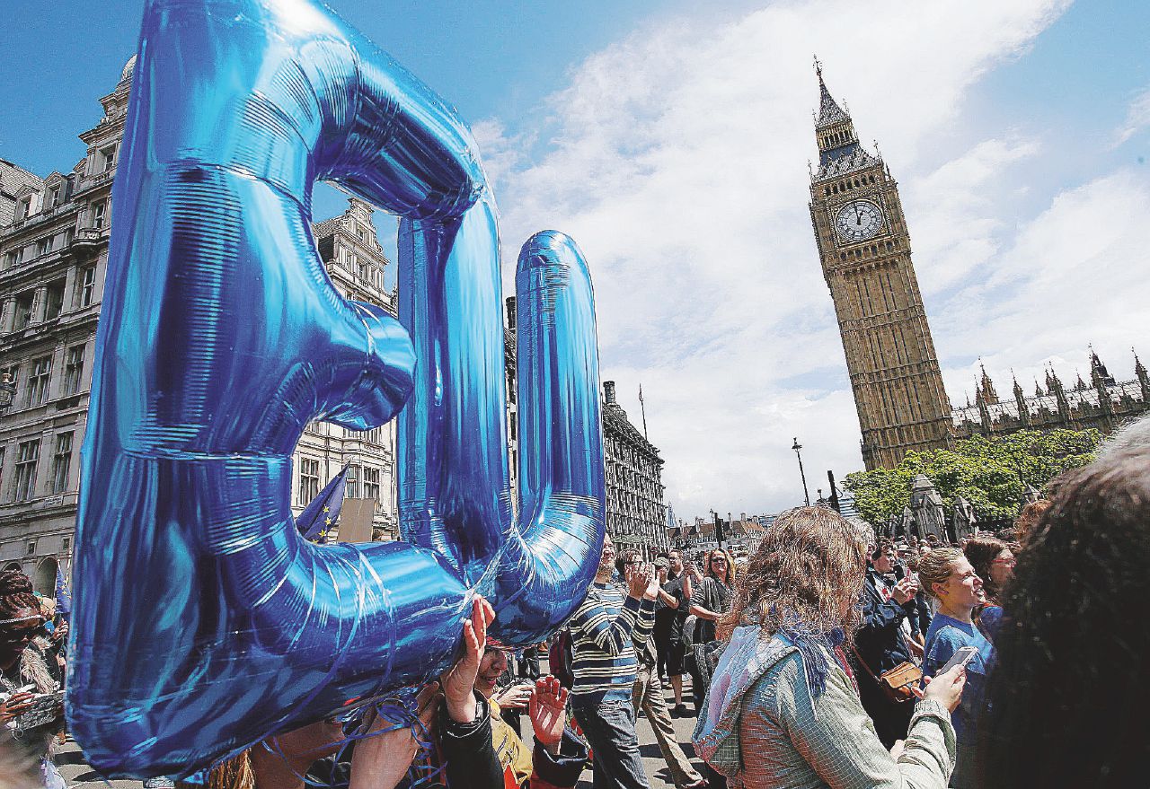 La protesta dei NoBrexit Fermi tutti, l’Apocalisse non è ancora arrivata
