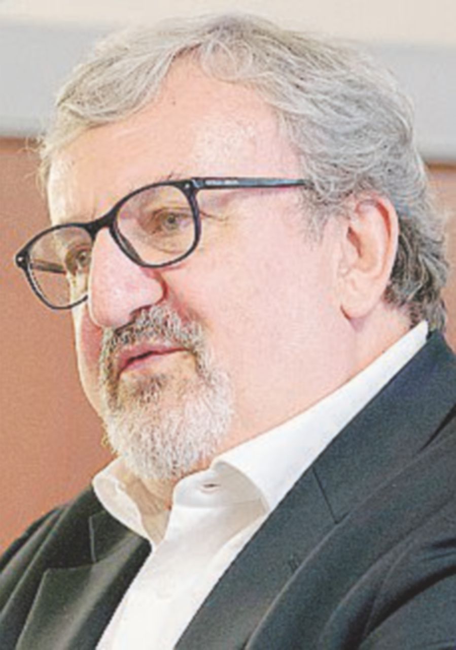 Il Csm sospende il procedimento a carico di Emiliano