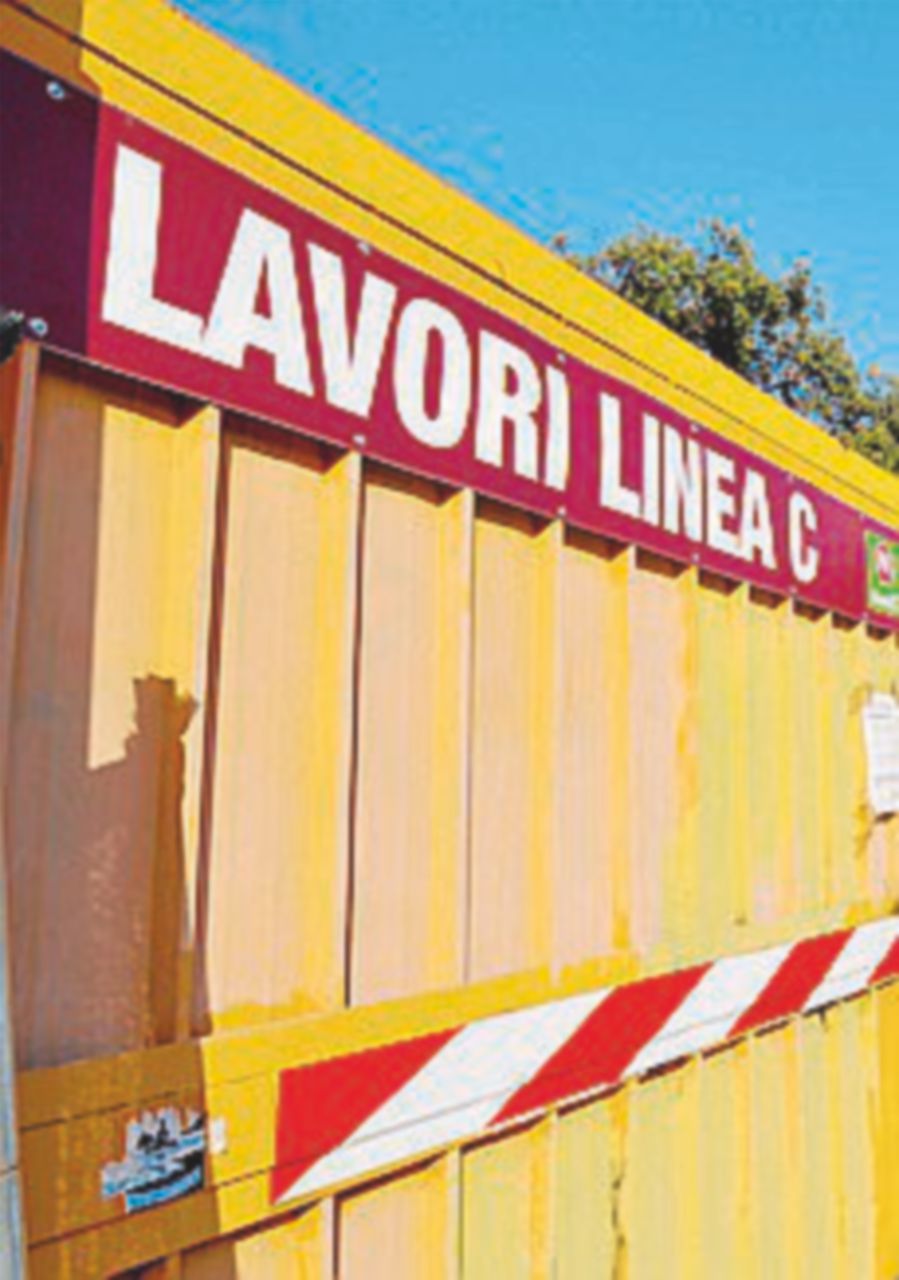 Stop a 7 fermate per un mese, Codacons: “Ci rimborsino”