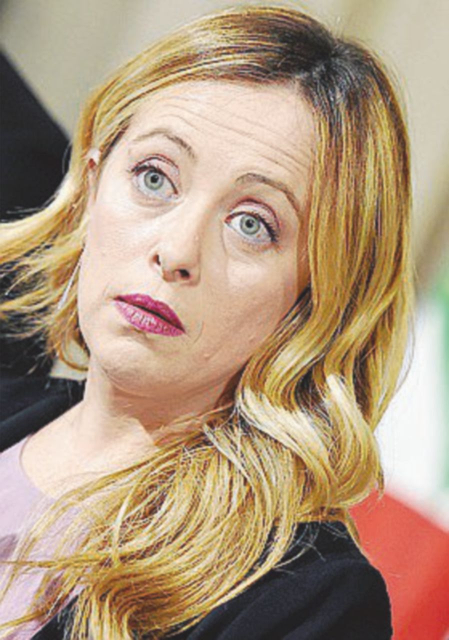 Spacca le ossa al pusher del fratellino. La Meloni gli offre l’assistenza legale