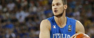 Copertina di Danilo Gallinari prende a pugni  un avversario e si frattura la mano: salterà gli Europei. “Chiedo scusa” – VIDEO