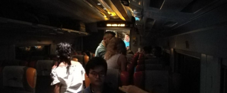 Copertina di Italo, treno Roma-Milano bloccato per oltre 2 ore in galleria: senza luce e aria condizionata. Malori all’arrivo a Firenze