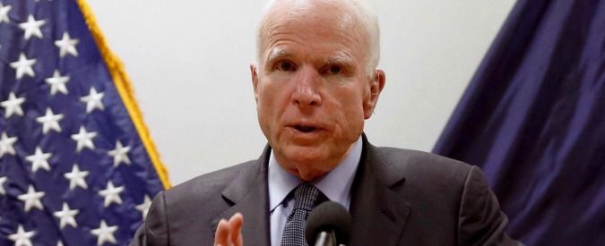 Usa, il senatore John McCain interrompe le cure contro il cancro. “Progresso inevitabile della malattia”