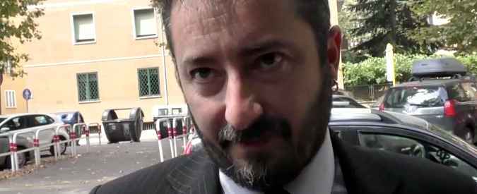 Copertina di Pasolini, l’avvocato di Pelosi al funerale del suo assistito: “Ho paura, Pino mi ha messo a conoscenza di fatti carichi di significato”