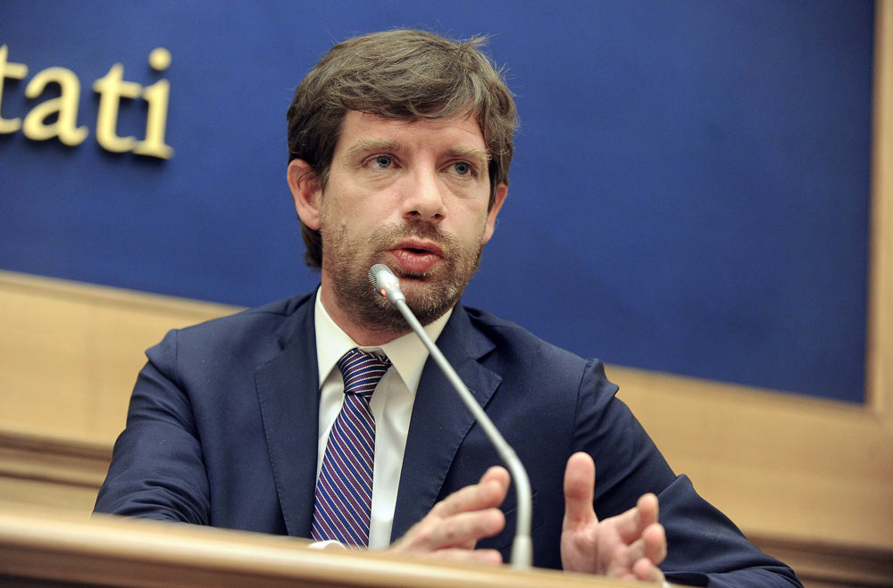 “Troppo scollamento, potrei anche lasciare: tanto vivo di poco”