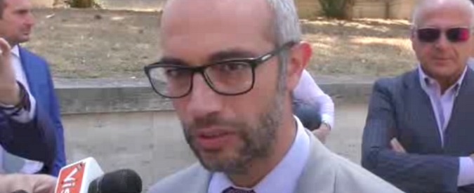 Copertina di Migranti, Cozzolino: “L’hot spot a Civitavecchia non si farà”. “Salvini, Meloni e Mussolini? Non abbiamo nulla in comune”