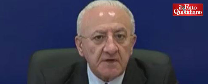 Copertina di Incendi Vesuvio, l’ira di De Luca: “Qui si è lavorato in silenzio mentre sciacalli politici e turisti delle tragedie facevano tweet e selfie”