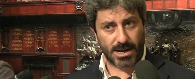 Copertina di Incendi, Fico (M5s): “I soldi per le banche ci sono, quelli per spegnere i roghi sul Vesuvio no. Governo ha altre priorità”