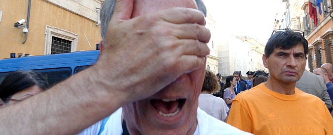 Copertina di Decreto vaccini, appello free-vax al M5s: “Se passa, pronti a firmare per il referendum?”. Giovedì ancora in piazza per la fiducia