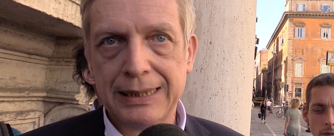 Copertina di Pd, Cuperlo spiega Renzi: “Segretario, non capo. Ecco perché da solo perderà le elezioni”