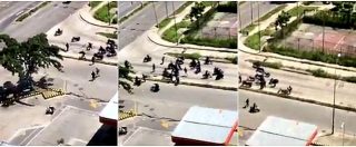 Copertina di Venezuela, gruppi armati pro Maduro seminano caos e terrore in strada: raffiche di spari in mezzo alla folla
