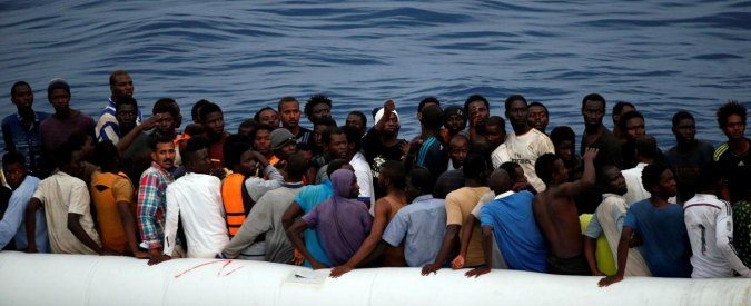 Migranti, l’Italia da sola a gestire la crisi: così crolla l’Unione europea