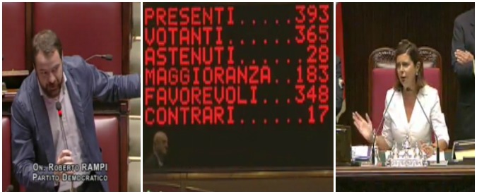 Copertina di Vitalizi, la Camera approva e in Aula è subito clima da osteria. Rampi (Pd): “La deputata Grillo ha fatto due diti medi”