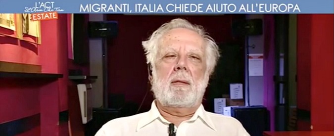 Copertina di “Si stava rizzando l’uccello…”. Fuorionda di Staino, imbarazzo in diretta a L’Aria che tira: “Guardi che l’abbiamo sentita…”