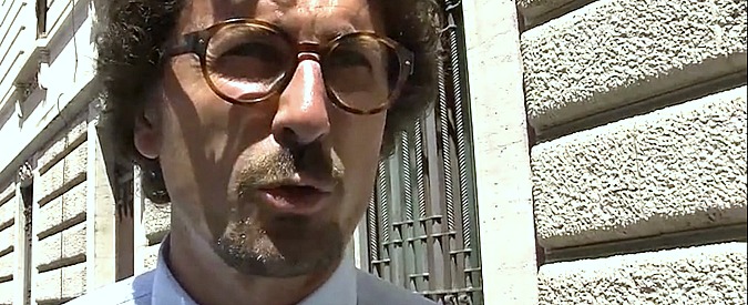 Copertina di Vitalizi, Toninelli (M5s): “Pd ha scritto proposta per cancellarli ma non vuole approvarla. Noi pronti ad accamparci in Senato”